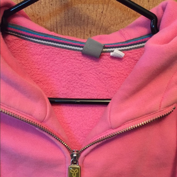 Aritzia TNA Pink Hoodie Used - Picture 5 of 14